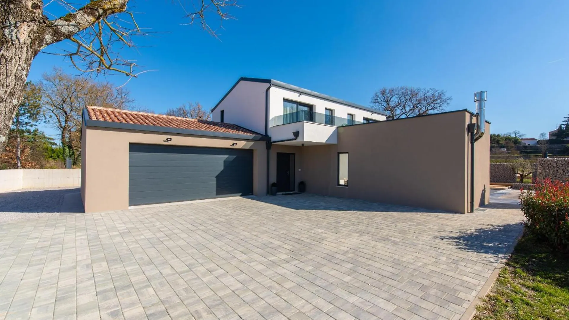 Villa Boni Domini In Zminj - Haus Fuer 6 Personen
