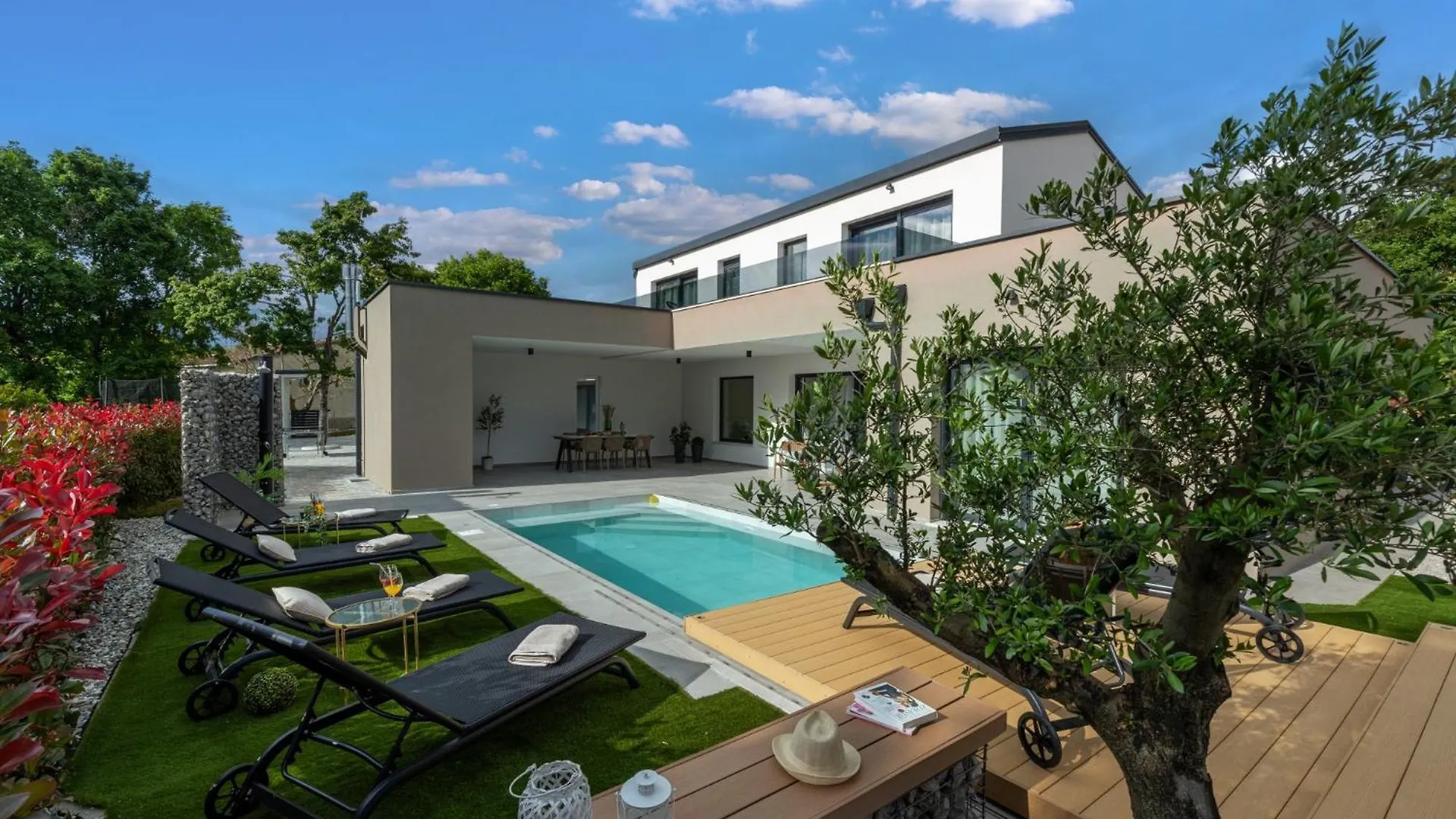 Villa Boni Domini In Zminj - Haus Fuer 6 Personen